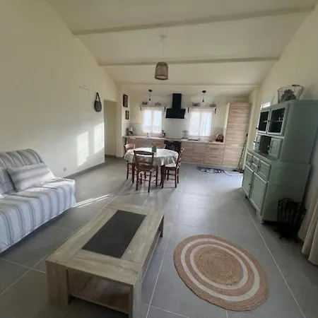 Domaine Des Pierres Blanches - بيت ضيافة