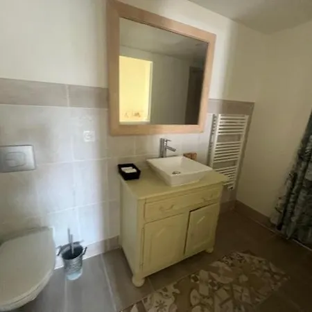 Domaine Des Pierres Blanches - بيت ضيافة 3*