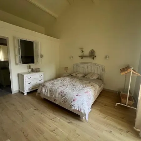 Gasthuis Domaine Des Pierres Blanches - 3*