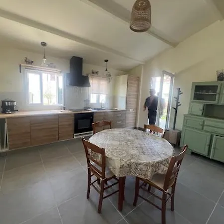 Domaine Des Pierres Blanches Epargnes