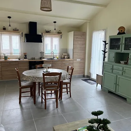 Domaine Des Pierres Blanches - Guest house Epargnes
