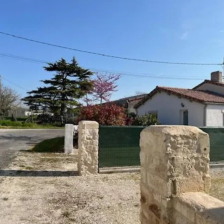 Domaine Des Pierres Blanches - Gasthuis 3*