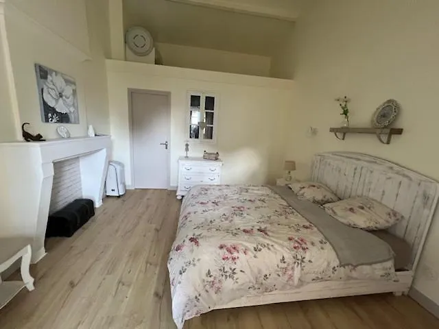 Domaine Des Pierres Blanches - 3*