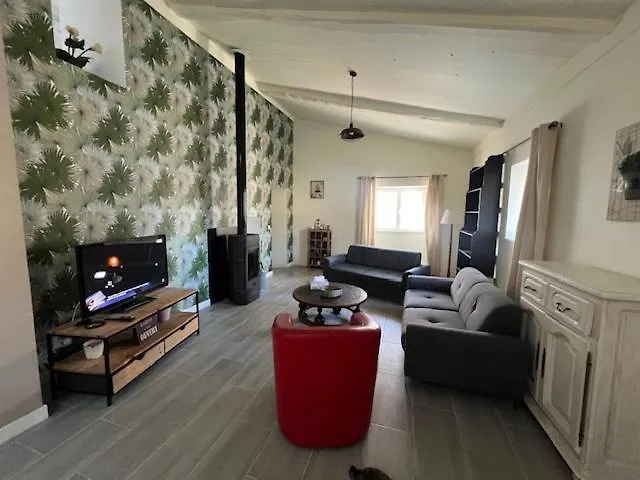 Domaine Des Pierres Blanches - بيت ضيافة Epargnes