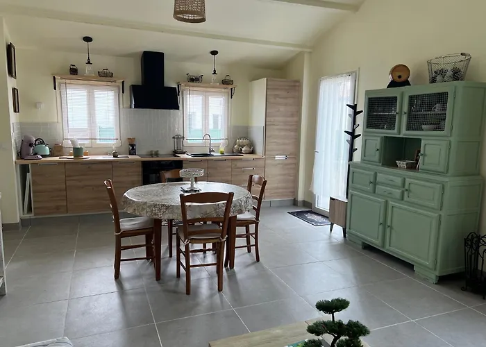 Domaine Des Pierres Blanches - Guest house Epargnes